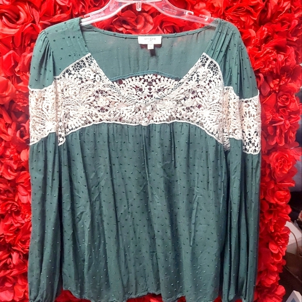 Umgee Women's Size Large Gypsy Style Shirt with Lace Detail